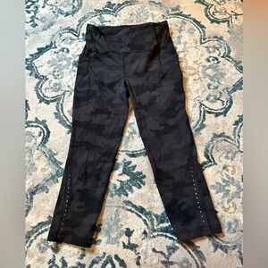 Lululemon Swift Speed High RiseLeggings in camo, cropped